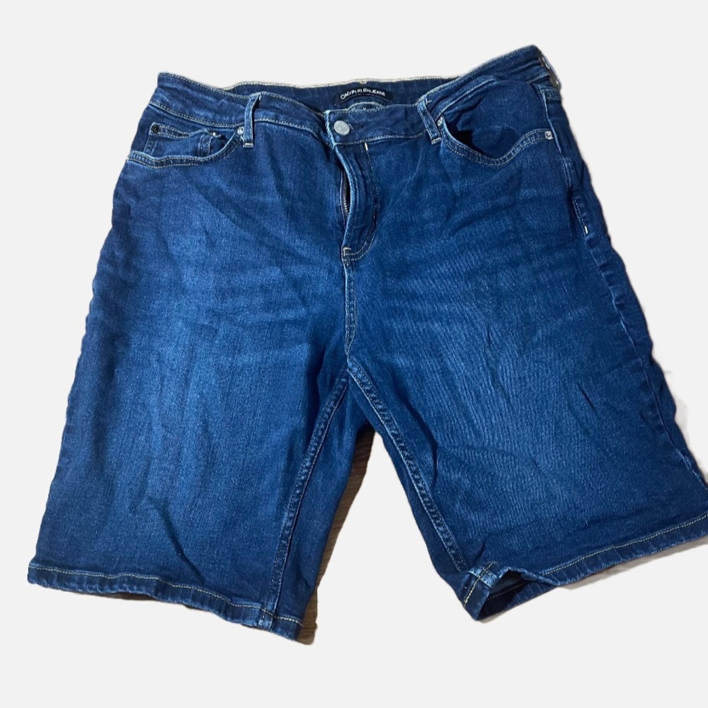 Calvin Klein Bermuda Jean Shorts 5 Pocket Size 14 Dark Wash - Picture 3 of 11